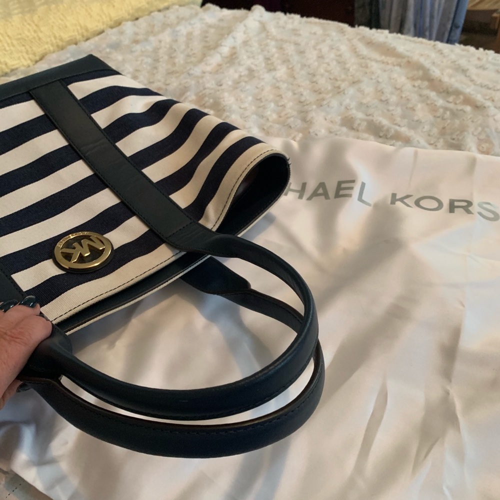 Michael Kors Blue and white Striped Tote - Picture 9 of 15